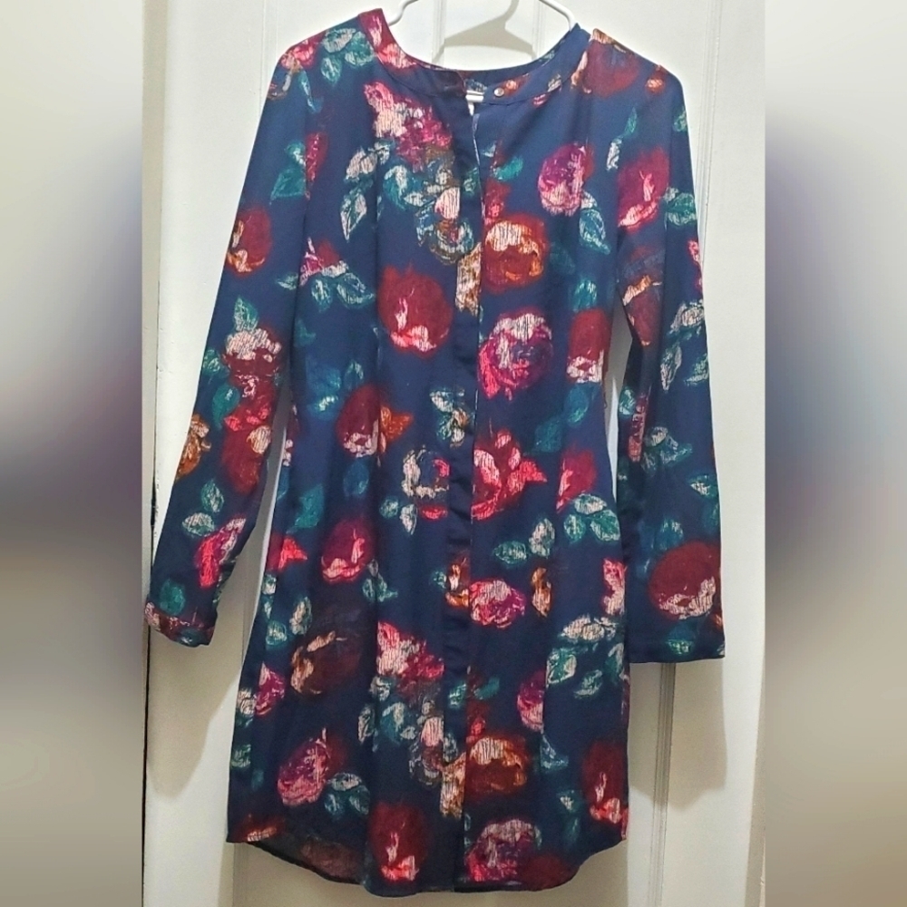 Women's Rose Design Crepe Shirt Dress. 🌴